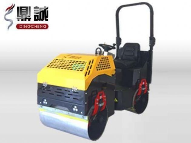 點擊查看詳細信息<br>標題：1噸全液壓振動壓路機 閱讀次數：14212